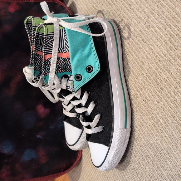 Chuck Taylor Converse Size 5 - Picture 2 of 5